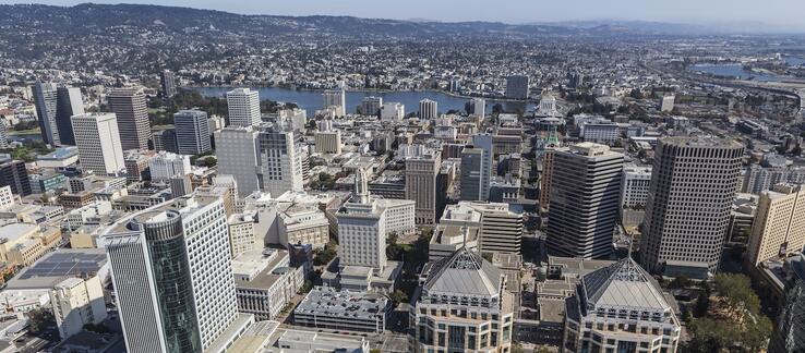 Oakland skyline featuring City Hall